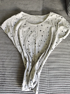Damen T-Shirt grau mit schwarzen Sternen