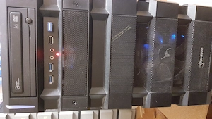PC mit Bildschirm