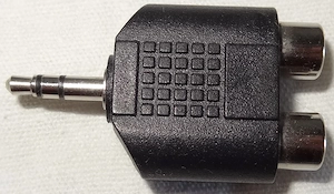 P Audio-Adapter Klinken-Stecker 3,5mm Stereo auf 2x Cinch-Kupplung unbenutzt volle Funktion