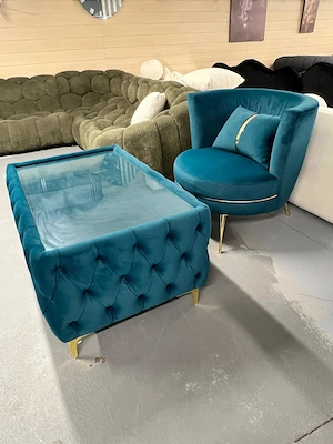 Chesterfield Couchtisch mit Glasplatte in Petrolblau   Türkis