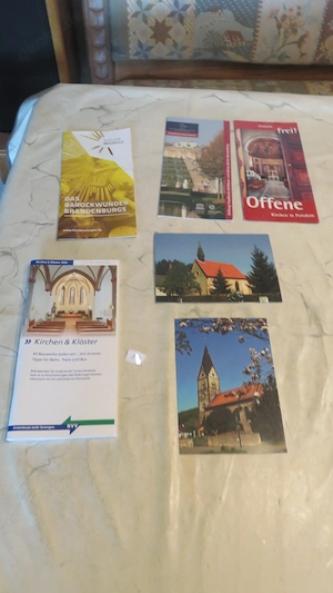 Kirchenführer und Kirchen-Postkarten zu verschenken