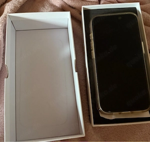 I Phone 15 Pro Weiß mit 256 GB Speicherplatz und Zubehör