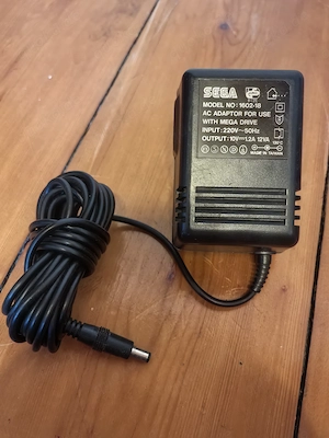 Original SEGA Mega Drive Steckernetzgerät Modell 1602-18 10V 1,2A
