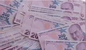 Türkische Lira in 200er Scheinen 