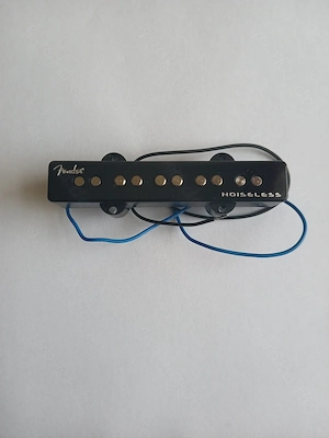Fender  Jazzbass 5 Noiseless Bridge.