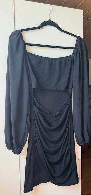 SHEIN Elegantes schwarzes Cut-Out Minikleid mit Puffärmeln Größe M