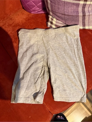 Alive graue kurze Hose in der Größe 152