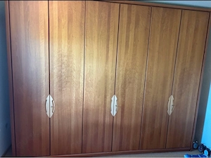 Großer Kleiderschrank, 280 cm breit, neuwertig
