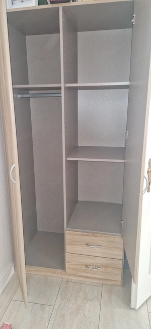 Kleiderschrank neuwertig