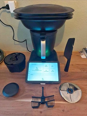 Thermomix TM7 mit umfangreichem Zubehör 
