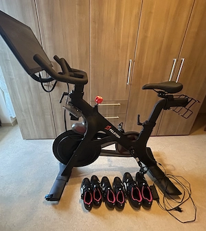 Peloton Bike mit Schuhen