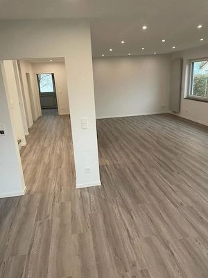 Fachgerechte Verlegung von Parkett,Vinyl und Laminat  Bild 2