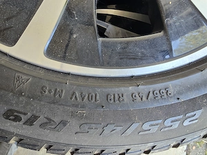 4 Mercedes EQE Räder 19 Zoll mit Winterreifen