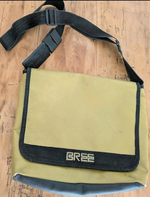 Original BREE Umhängetasche gelb zu verkaufen 