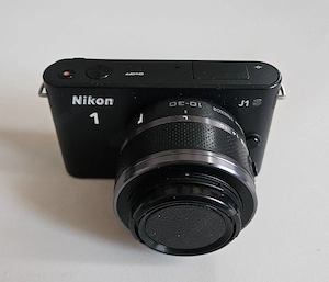 Nikon 1 J1 + Nikkor 10-30mm VR Zoom - Top!