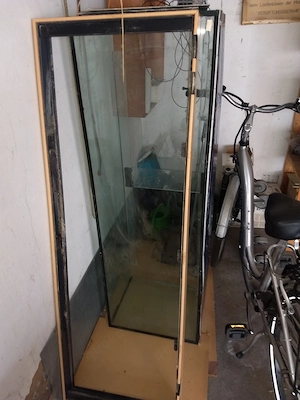 Aquarium mit Abdeckung oder als Terarium
