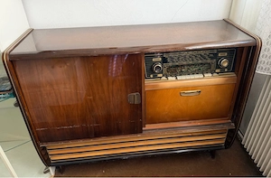 Vintage Musiktruhe   Röhrenradio mit Plattenspieler