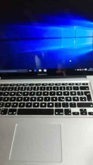 Macbook Pro, 6 Stück, Alle Leicht Defekt. OSX kann nicht Voll Installiert werden. Tausch möglich!