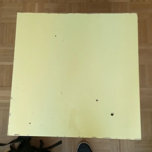 gelber Tisch 