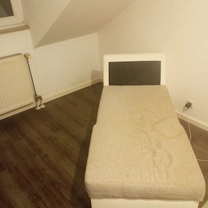 Sessel (stabil und Aufbewahrungsraum)