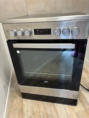 Beko Elektroherd mit Cerankochfeld und Backofen