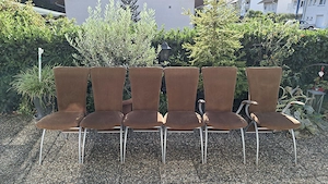 6 x gebrauchte Esszimmerstühle mit stabilem Metallgestell.