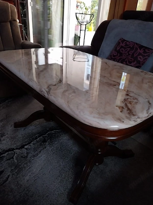 Moderner Stubenzimmer tisch zu verschenken