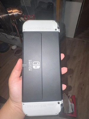 Verkaufe eine Nintendo Switxh oled