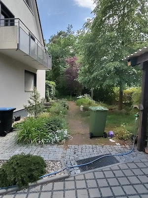 DHH, voll unterkellert, saniert, provisionsfrei von privat, 280 m2 Wfl, 567 m2  Grund, ER-Eltersdorf Bild 2