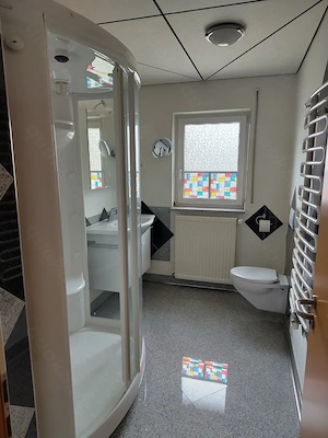 DHH, voll unterkellert, saniert, provisionsfrei von privat, 280 m2 Wfl, 567 m2  Grund, ER-Eltersdorf Bild 5
