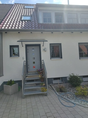 DHH, WEG, voll unterkellert, saniert, provisionsfrei von privat, 280 m , 567 m  Grund, ruhige Lage