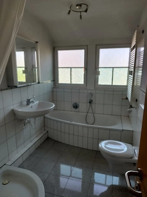 DHH, voll unterkellert, saniert, provisionsfrei von privat, 280 m2 Wfl, 567 m2  Grund, ER-Eltersdorf Bild 8
