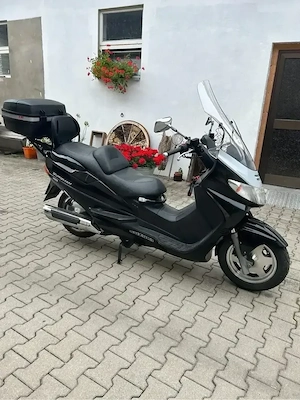 Suzuki Burgman 400