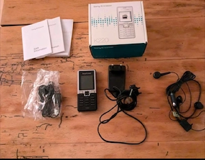 Sony Ericsson K220i mit Zubehör 
