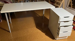 IKEA Schreibtisch mit Schubladenelement, weiß