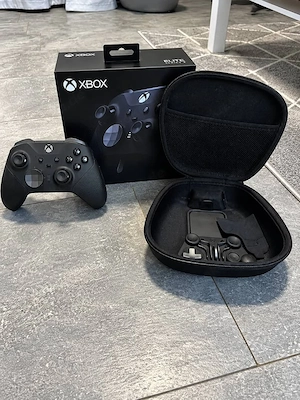 Xbox Series X-Paket mit Zubehör Bild 2