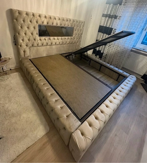 Chesterfield Bett 180x200 beige mit integriertem Kamin