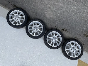 4 Winterreifen auf Picanto Alufelgen Kumho. 175 50 R 15. 8 mm Profil für 50   zuverkaufen