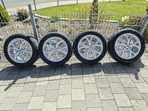 Original Kompletträder SEAT Arona Y-Speiche 17 Zoll,  mit Allwetterreifen 205 55-17