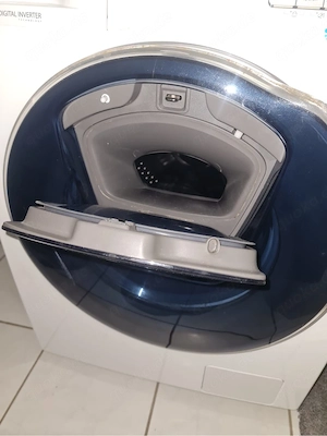 Ich verkaufe eine Waschtrocknermaschine von der Marke Samsung  ca