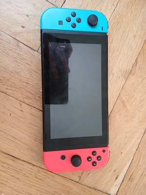Nintendo Switch (Neon-Rot Neon-Blau)   Wie NEU! Nur 1 Monat genutzt. Preis: 250 VB   verkaufe meine 