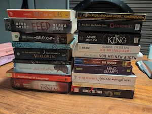 Bücherbündel (Roman, Thriller, etc.)