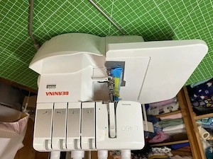 Overlock Bernina L 460 fast nagelneu