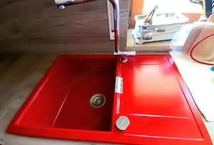 Schöne rote Einbauküche inkl. Elektrogeräte Bild 7