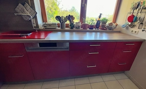 Schöne rote Einbauküche inkl. Elektrogeräte Bild 5