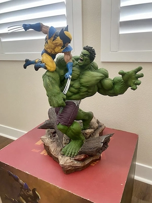 Sideshow Collectibles HULK VS WOLVERINE Maquette Statue - With Box - LA OC Area