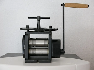 Schmuck Rollenpresse
