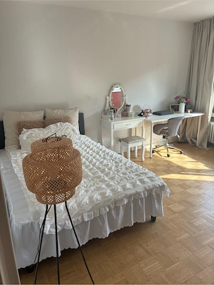 Schönes Bett 140   200 cm inkl. Matratze   180   VB      