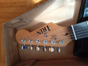 E-Gitarre mit kleinem Verstärker..