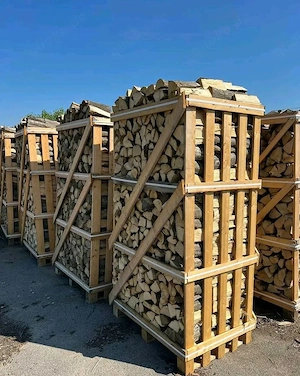 Erstklassiges, trockenes Brennholz   sofort einsatzbereit!   